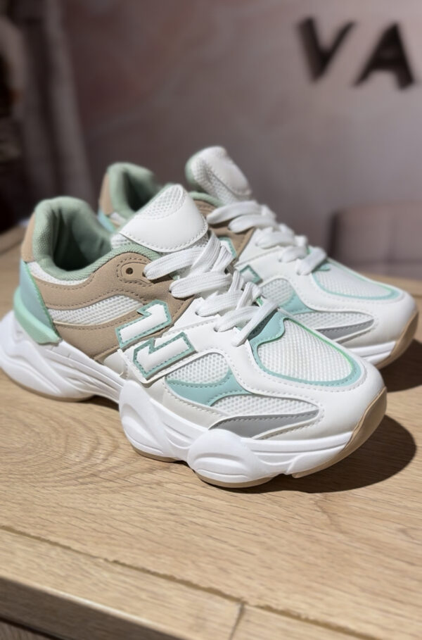 SNEAKERS STREET WEAR